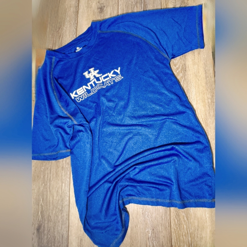 Knights Apparel men's short sleeve UK Wildcats graphic tee Size M